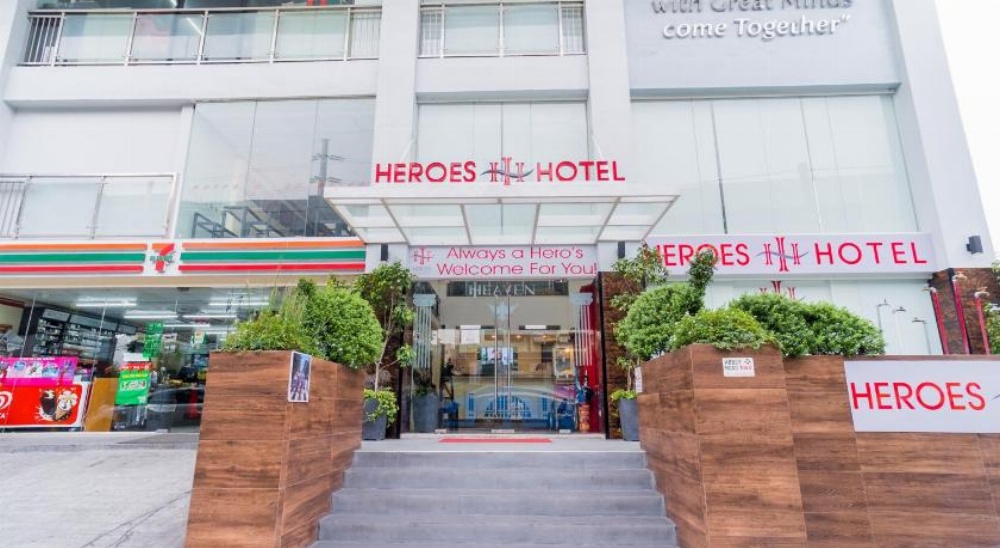 Heroes Hotel